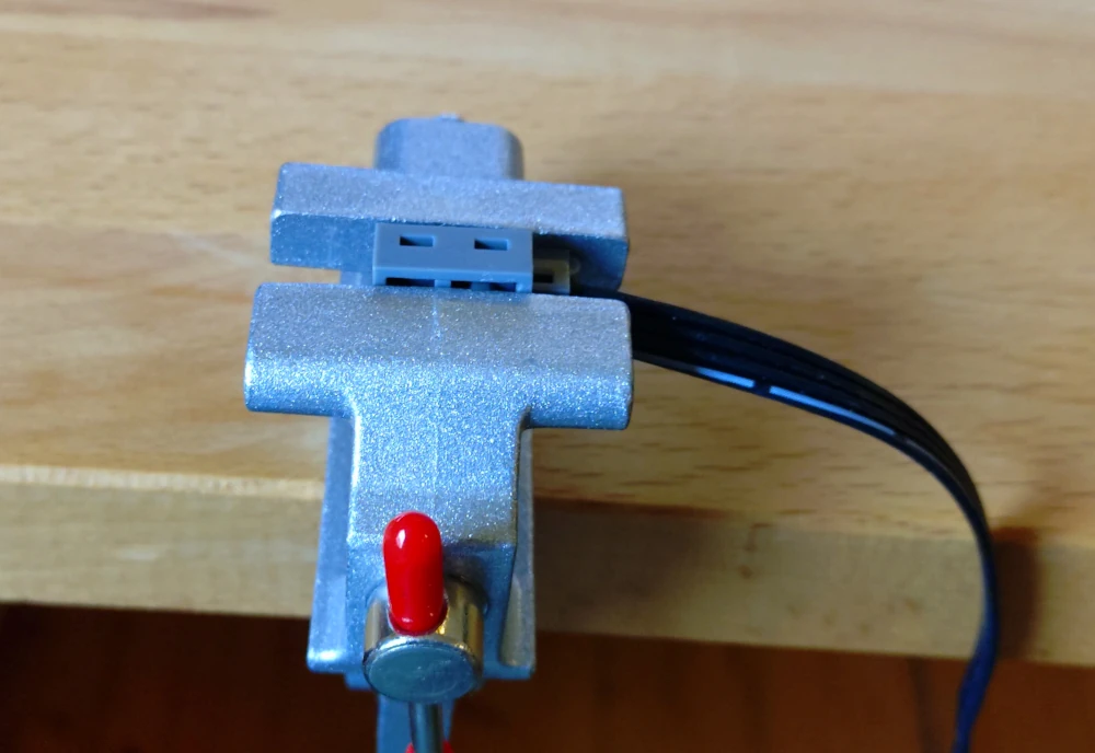 The copper foil on the coupler side is flattened