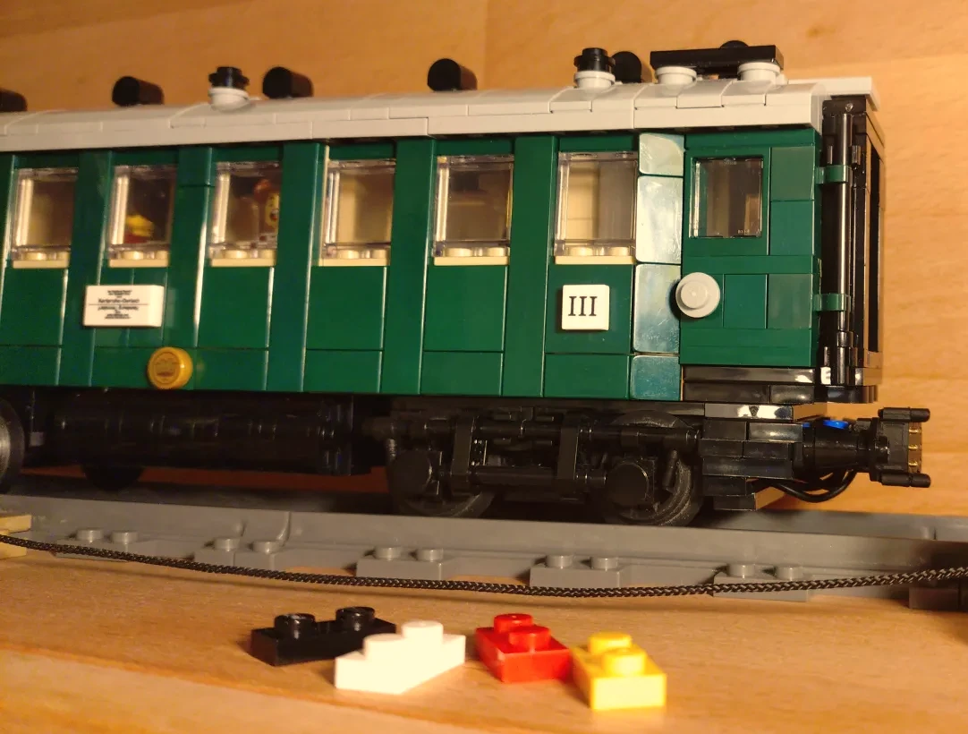 Badischer_Schnellzugwagen_von_der_Seite2